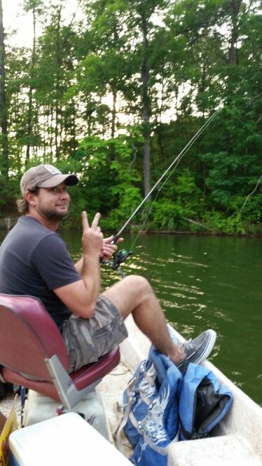 files/Country_boy_fishing_1.jpg